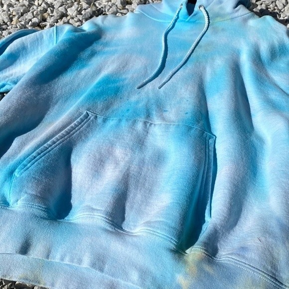 NEW Light Baby Blue Tie Dye Unisex Hoodie Medium - Picture 2 of 6